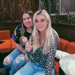 Meet your Posher, Chloe